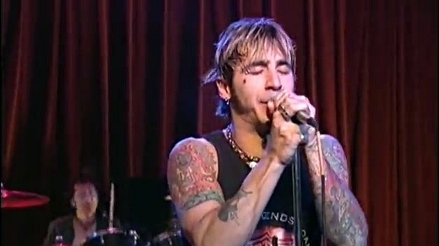 Godsmack - Straight Out Of Line (AOL Sessions 2003/2/10 live) (Live)