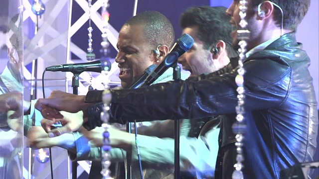 Fey - La Noche Se Mueve (Live)