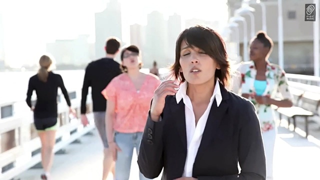 Tanita Tikaram - Dust On My Shoes