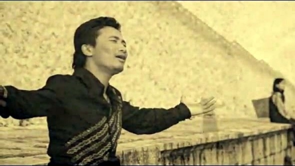 完玛三智 - 在那东山顶上 (KTV版)