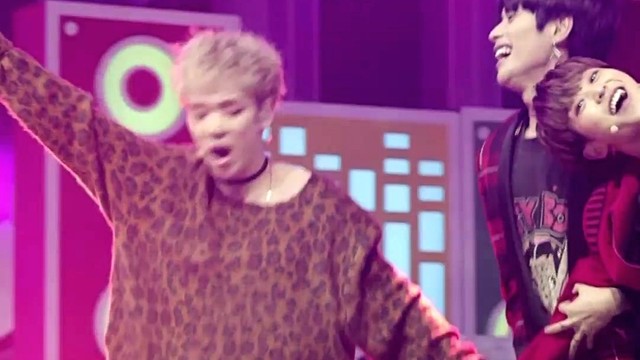 강남역 10번 출구 - 竖拍 김병관 SUPER FREAK (Live At MIXNINE 2018/1/12)