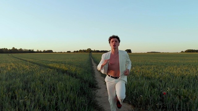 Dan D'Lion - Lay Next 2 U