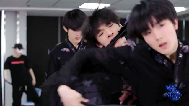 TF家族三代练习生 - 魑魅魍魉 ( ) (联排)