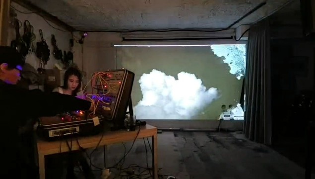 王晨淮 - 王晨淮合成器演出现场 (VJ：Yooowen)