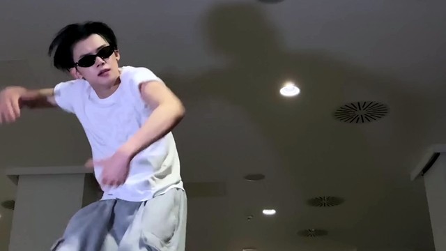 YEONJUN - <Like JENNIE> challenge