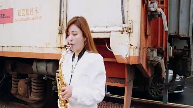 钟娅妮 - 冬日恋歌