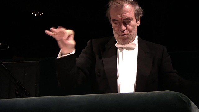 Mariinsky Orchestra - Tchaikovsky: The Nutcracker, Op. 71, TH 14 / Acte 1 - I. Scène. L'ornement et l'illumination de l'arbre de Noël (Live from Mariinsky Theatre / 2012)