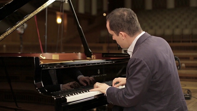 Igor Levit - Bach: Partita No. 1 in B-Flat Major, BWV 825 - I. Praeludium