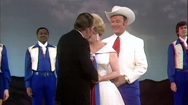 Dale Evans - This Is My Country/The Fightin' Side Of Me/What Can I Do For My Country (Medley | Live On The Ed Sullivan Show, April 5, 1970)