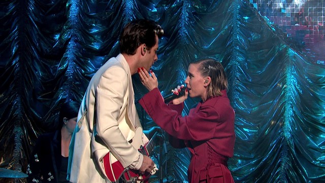 Mark Ronson - Late Night Feelings (Live At The Jonathan Ross Show)
