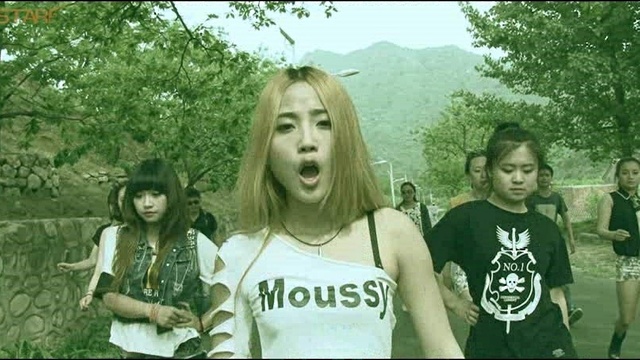 彭筝 - 别用她的感情伤我的心