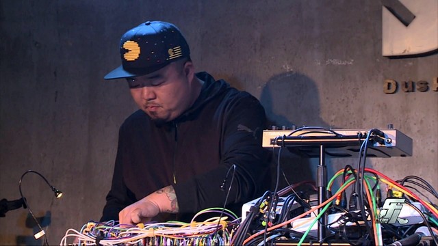 Hielektromen（海淀人） - Hielektromen海淀人 (乐人·live：草台回声x燃音乐 心跳专场)