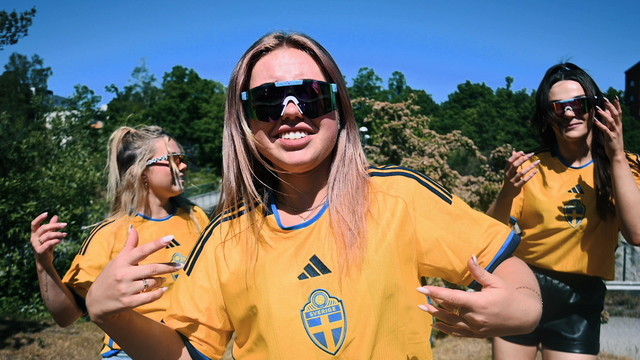 Lia Larsson - VI ÄR SVERIGE(VM-låt 2023) (Lyric Video)