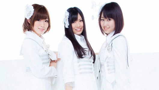 AKB48 - 風は吹いている (Live At 2011 FNS歌谣祭)