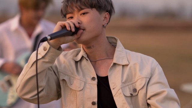 Fliegen - Walking On the Rain