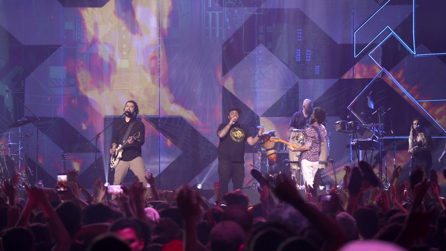 Maneva - Pisando Descalço (Ao Vivo Em São Paulo)