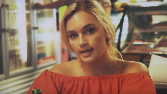 Hollyn - ¡Hola!