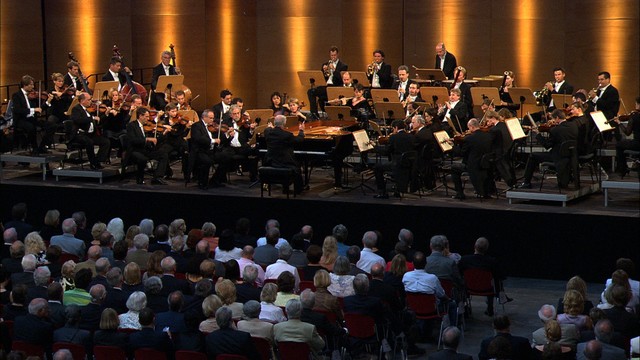 Daniel Barenboim - Beethoven: Piano Concerto No. 1 in C Major, Op. 15 - III. Rondo. Allegro scherzando (Live at Klavier-Festival Ruhr, 2007)