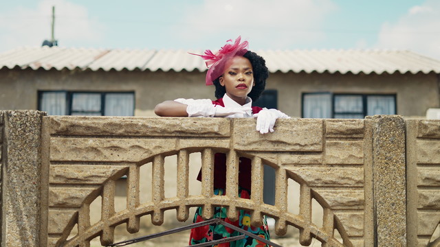 Nomfundo Moh - Amalobolo