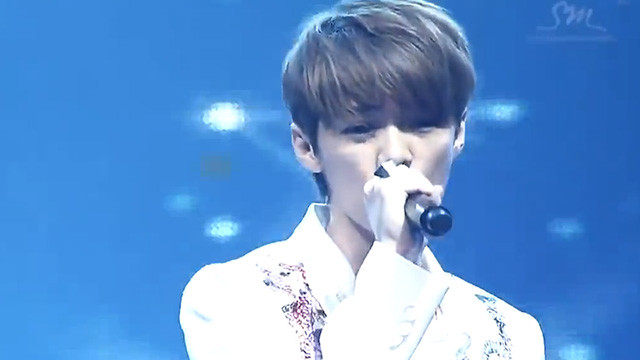 鹿晗 - Baby Don't Cry (Live)