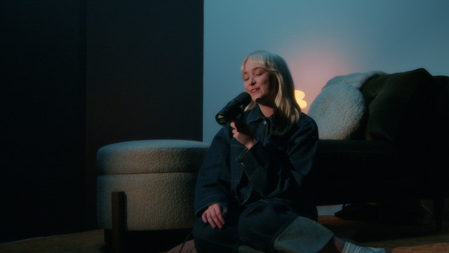 Claire Leslie - Thank God I'm Not Alone