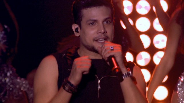 Israel Novaes - Descontrolada (Live)