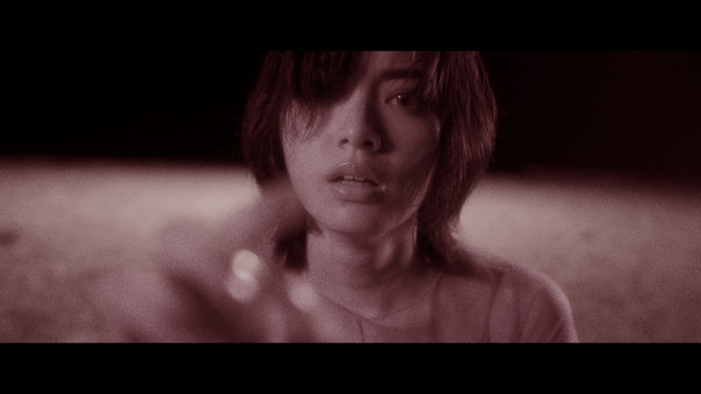 平手友梨奈 - bleeding love (Music Video)