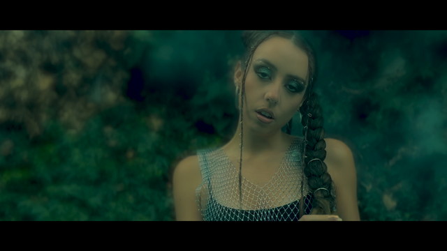 Lua Lacruz - Waterfalls (Visualizer)