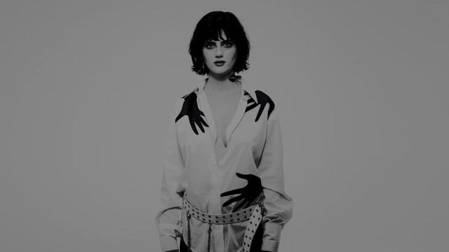 Emeline - makeout with a stranger (Lyric Video)