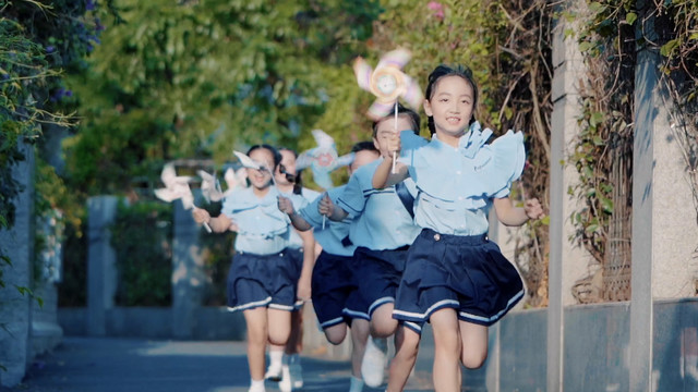 小雨荷演唱团 - 鼓浪屿