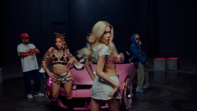 Kenia OS - Mamita Rica (Video Oficial)