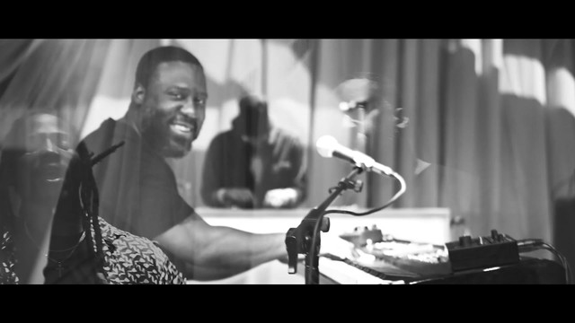Robert Glasper - Shine