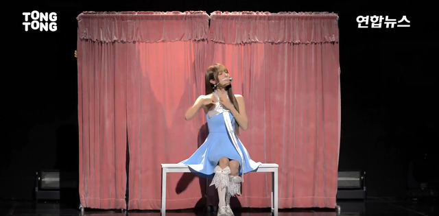 YENA - Being a Good Girl Hurts (showcase)