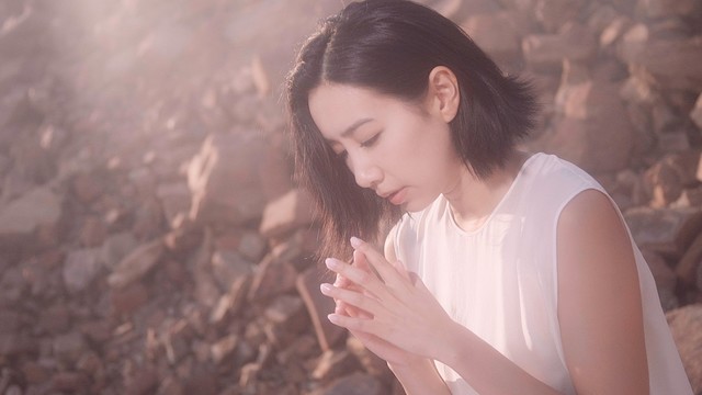 吴雨霏 - 奉爱之名