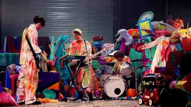 HOWL BE QUIET - MONSTER WORLD (Dirty Ver.)