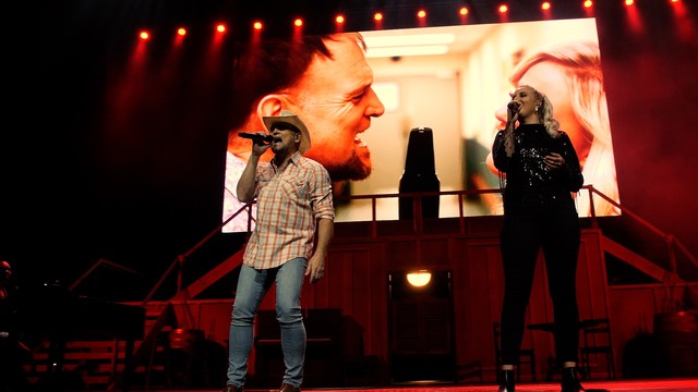 Demi Lee Moore - Amanda (Live at Sun Arena / 2019)