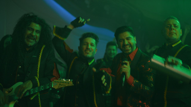 Ráfaga - Cómo le Gusta (Official Video)