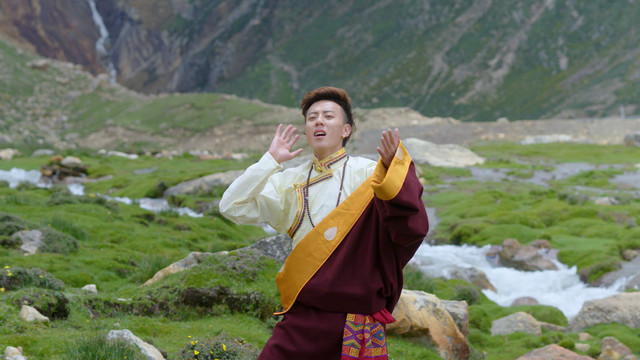 洛桑龙里 - 乃东颂歌