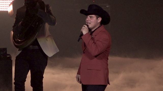 Alfredo Olivas - Medalla De Plata (En Vivo)