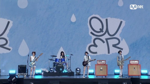 QWER - 눈물참기 (Live at M! Countdown 2025/08/07)