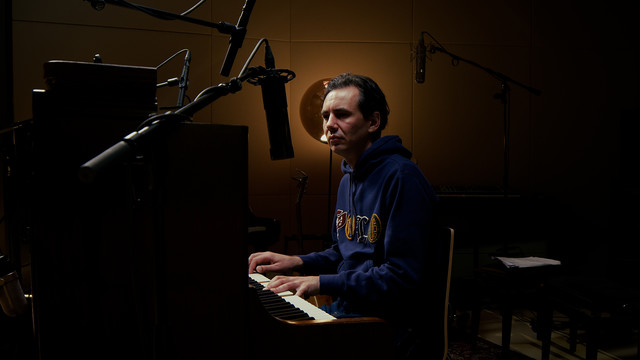 Martin Stadtfeld - Lonely Christmas(After Mendelssohn: Hark! The Herald Angels Sing) (Official Video)