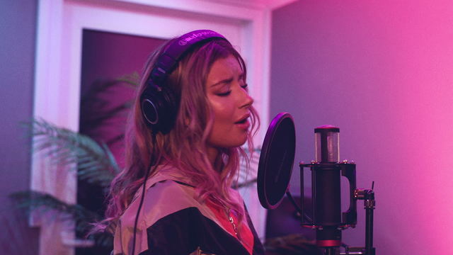 John De Sohn - I Met Somebody (Live Acoustic Version)