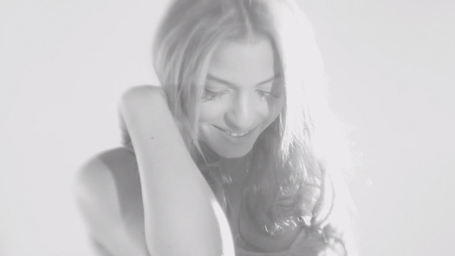 Amanda Holley - Feenin'