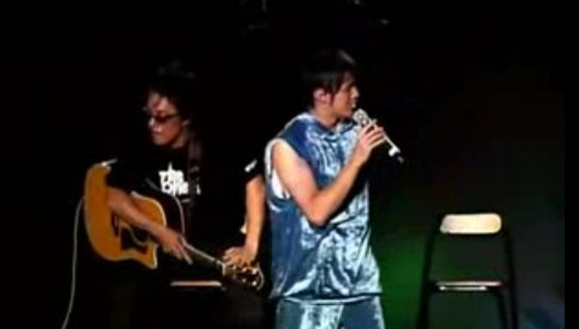 周杰伦 - 回到过去 (2002 THE ONE台北演唱会)