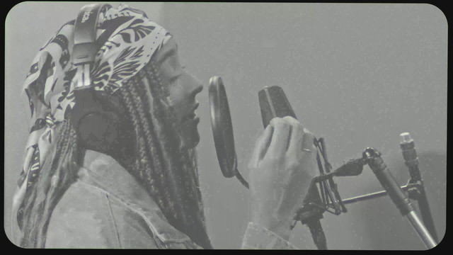 Marília Lopes - Quem Vai Ser? (Lyric Video)