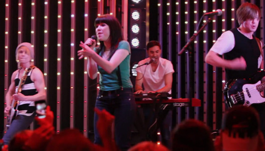 Carly Rae Jepsen - Call Me Maybe (Live)