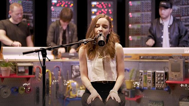 CHVRCHES - Wonderland (Acoustic)