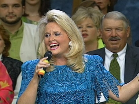 Bill & Gloria Gaither - God Is Faithful (Live)