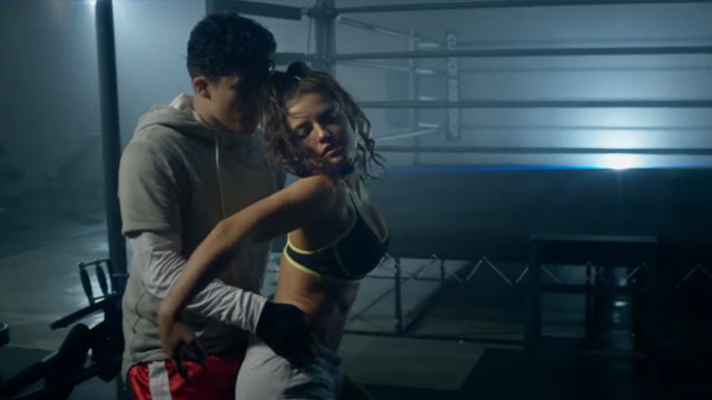 Alex Aiono - Work The Middle