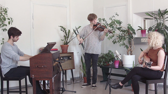 Laura Moisio - Miljoonat maisemat (Akustinen Live) (Live)